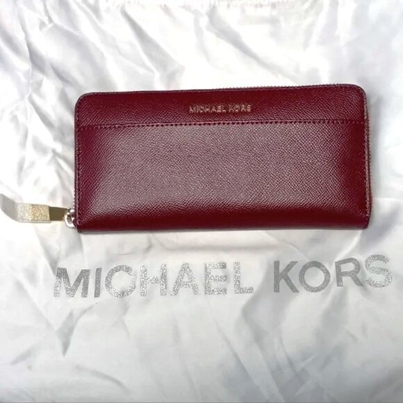 ❤️2 NWT MICHAEL KORS BURGUNDY PEBBLED CLUTCH WALLET + PURSE DUSTBAG - Picture 1 of 7